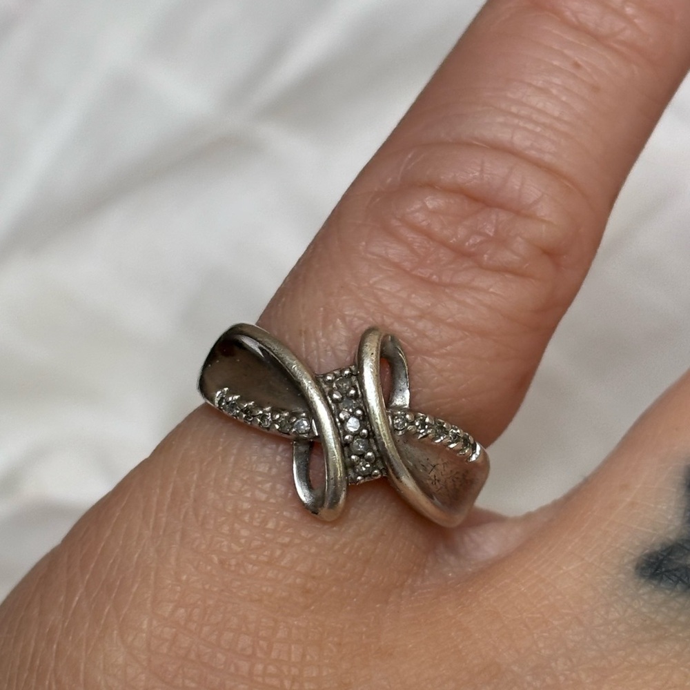 Beautiful Diamond 925 Sterling Silver Ring Tiny Diamonds Size 5 Women’s Rings